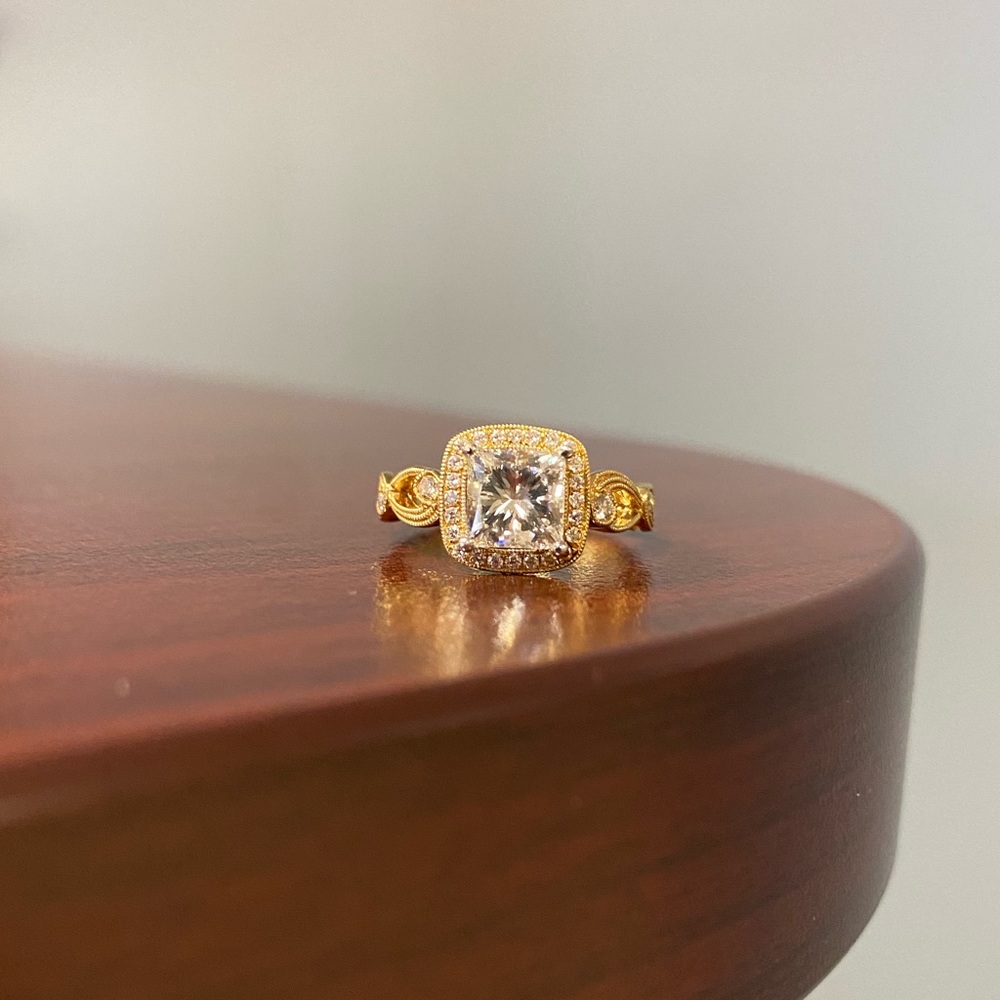 18k Simon G 1.33ctw Diamond Ring - Picture 7 of 7